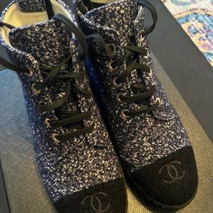 Chanel lace up boot, tweed, size 39.5